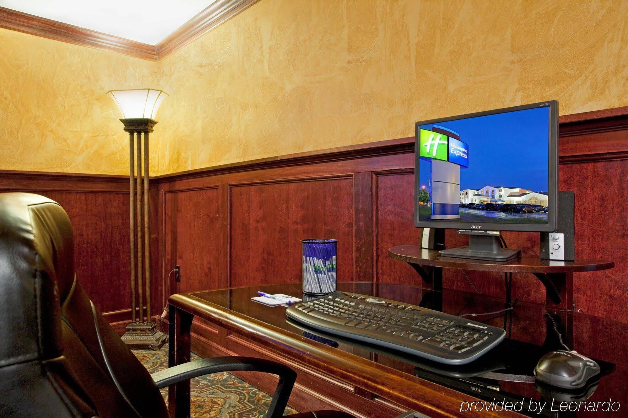 Holiday Inn Express Hotel Pittsburgh-North/Harmarville By Ihg Экстерьер фото